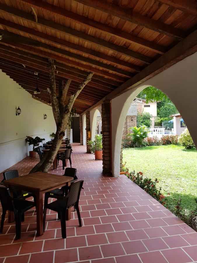 Hotel Y Restaurante Bienmesabe Santa Fe de Antioquia Exteriér fotografie