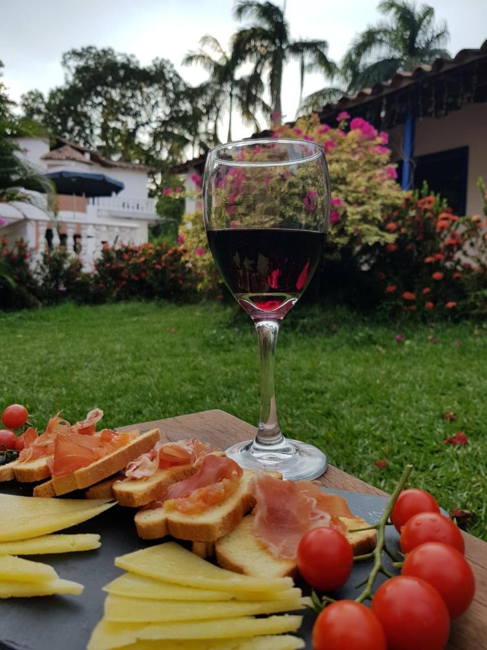 Hotel Y Restaurante Bienmesabe Santa Fe de Antioquia Exteriér fotografie
